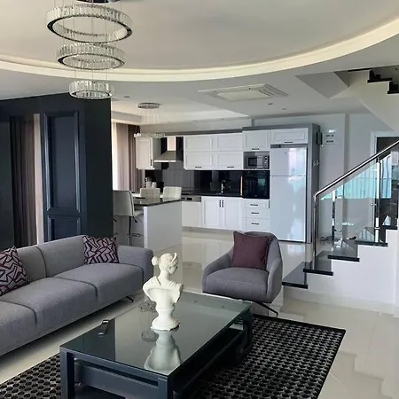 דירה Luxury Penthouse With Amazing Sea View First Row